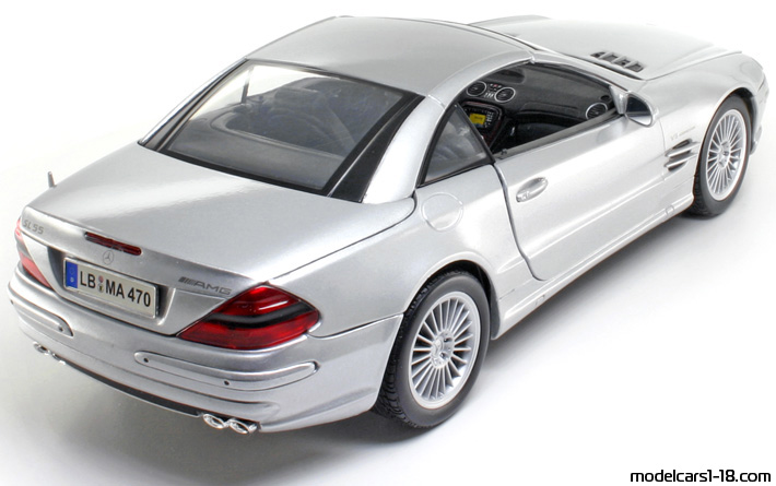 2001 - Mercedes SL 55 AMG (R230) Maisto 1/18 (Серебристый) Задняя правая сторона