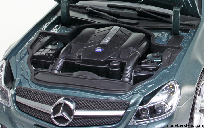 2009 - Mercedes SL 550 (R230) Minichamps 1/18 (Серый ) Двигатель