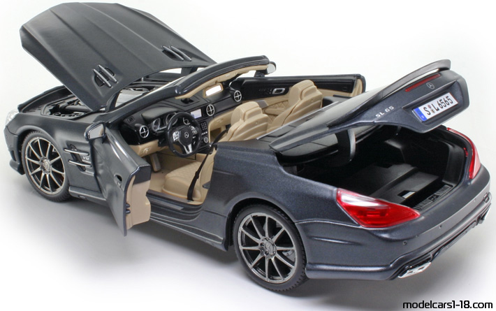 2012 - Mercedes SL 65 AMG (R231) Maisto 1/18 (Серый ) Открывающиеся части