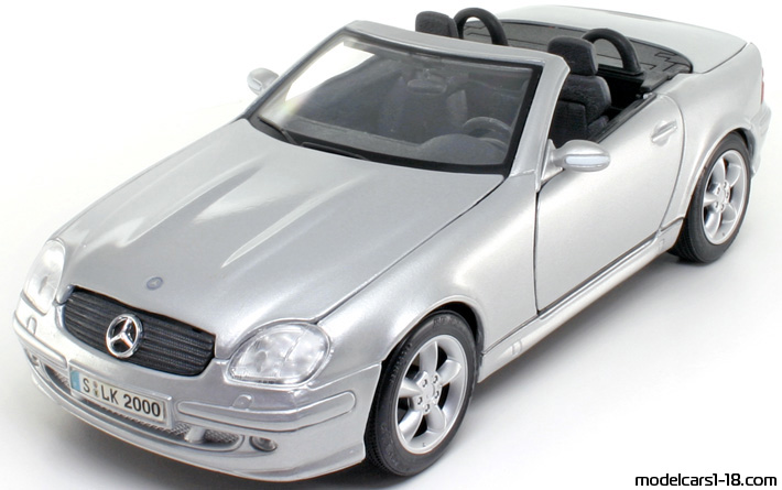 2001 - Mercedes SLK 230 (R170) Maisto 1/18 (Серебристый) Передняя левая сторона