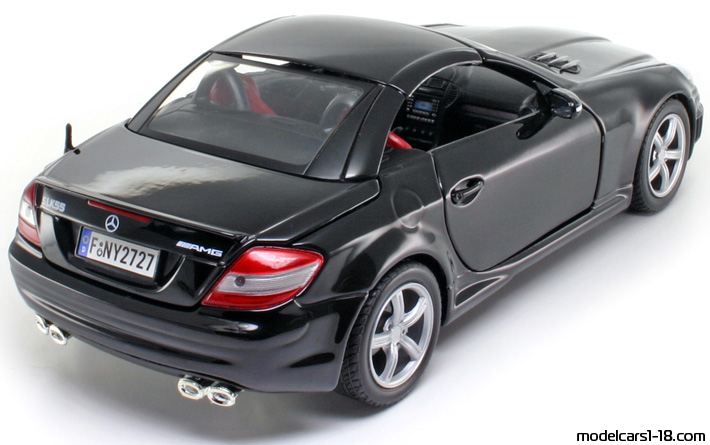 2005 - Mercedes SLK 55 AMG (R171) Motor Max 1/18 (Чёрный) Задняя правая сторона