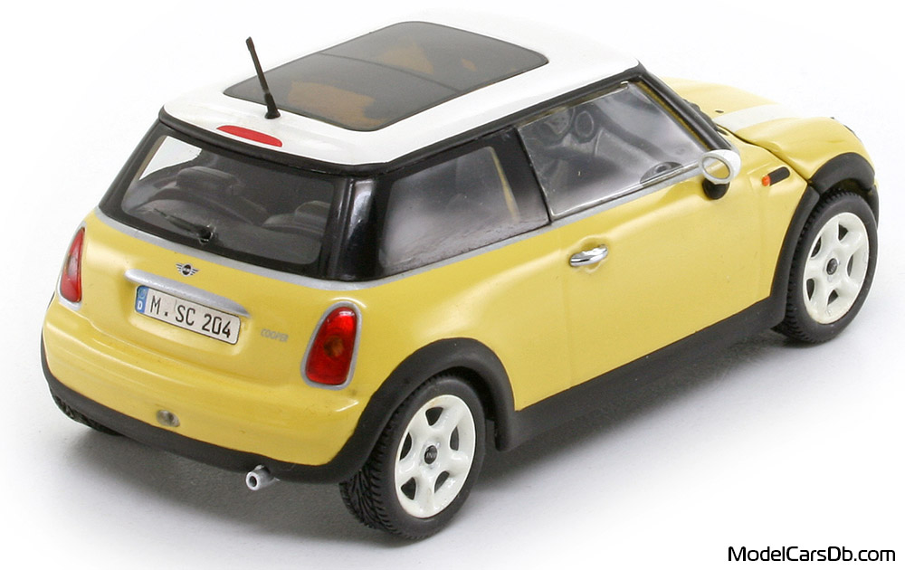 2001 - Mini Cooper Minichamps 1/43 (Жёлтый / Белый) Задняя правая сторона