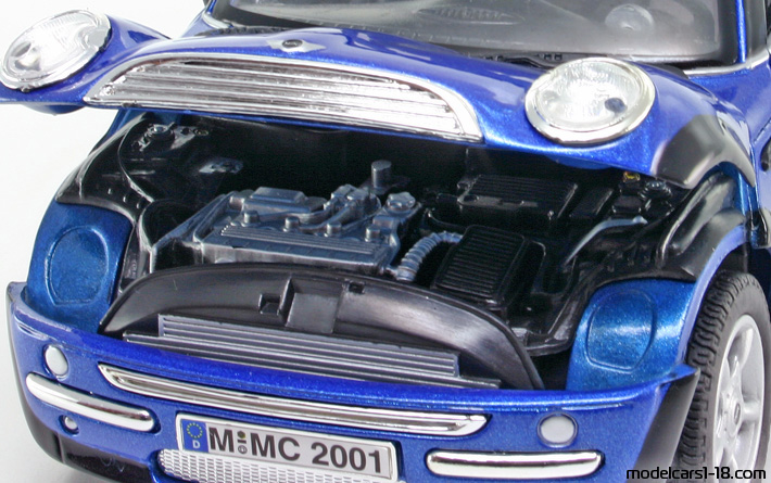 2001 - Mini Cooper Motor Max 1/18 (Синий / Белый) Двигатель