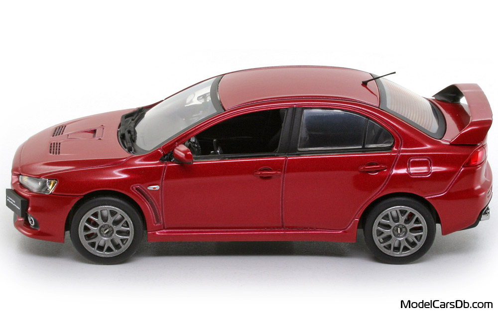 2008 - Mitsubishi Lancer EVO X Vitesse 1/43 (Kрасный) Сторона