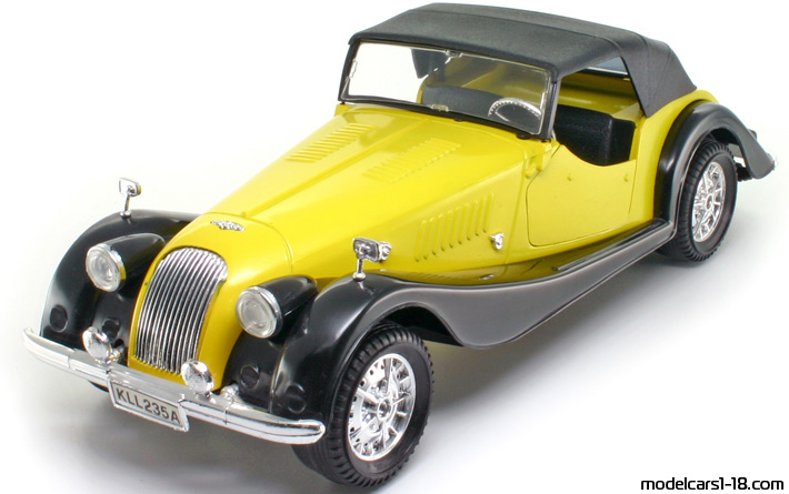 1968 - Morgan Plus 8 Polistil 1/16 (Жёлтый / Чёрный) Передняя левая сторона