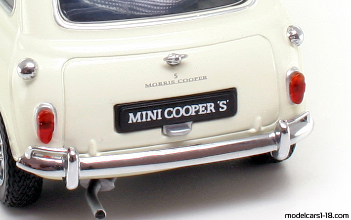 1964 - Morris Mini Cooper 1275S Kyosho 1/18 (Белый / Чёрный) Багажник / Поднимающиеся фары