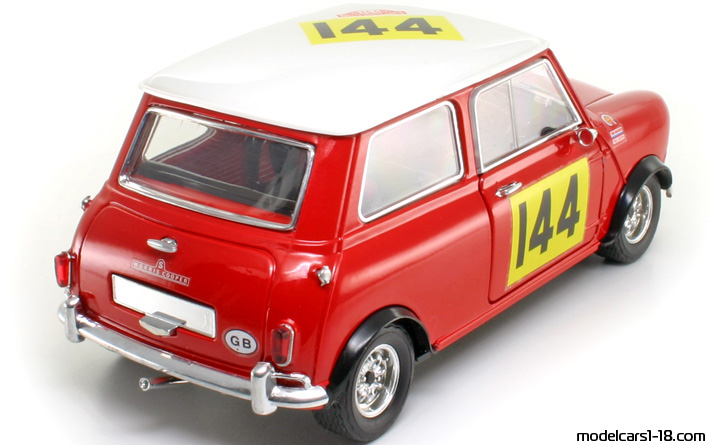 1967 - Morris Mini Cooper 1275S Majorette 1/16 (Kрасный / Белый) Задняя правая сторона