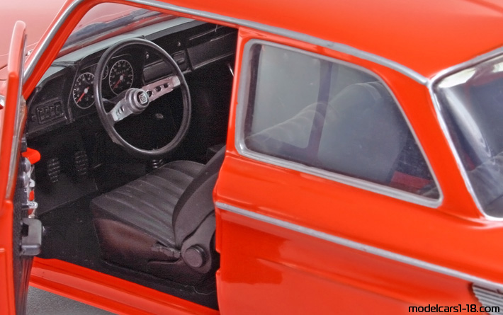 1968 - NSU TT Revell 1/18 (Kрасный) Интерьер панель приборов