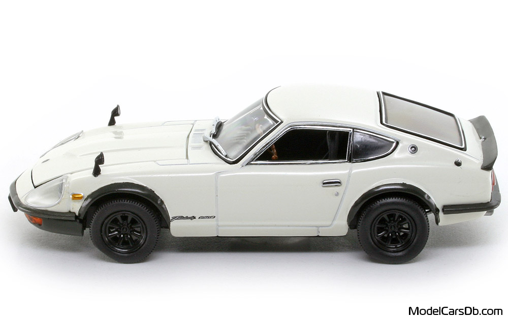 1971 - Nissan Fairlady 240ZG (HS30) Kyosho 1/43 (Белый) Сторона