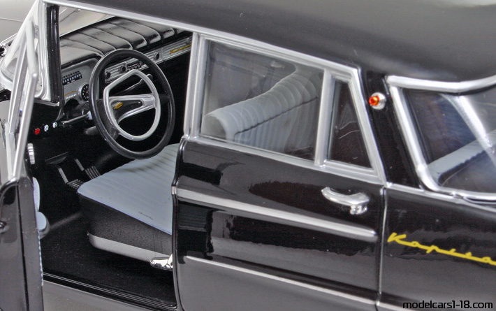 1961 - Opel Kapitan Revell 1/18 (Чёрный) Интерьер панель приборов