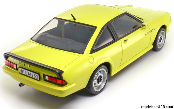 1982 - Opel Manta GT/E Revell 1/18 (Жёлтый) Задняя правая сторона