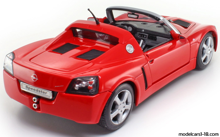 2000 - Opel Speedster Welly 1/18 (Kрасный) Задняя правая сторона