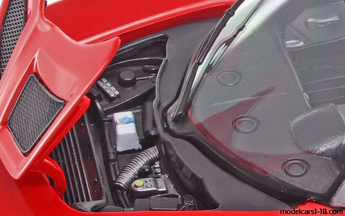 2000 - Opel Speedster Welly 1/18 (Kрасный) Багажник / Поднимающиеся фары