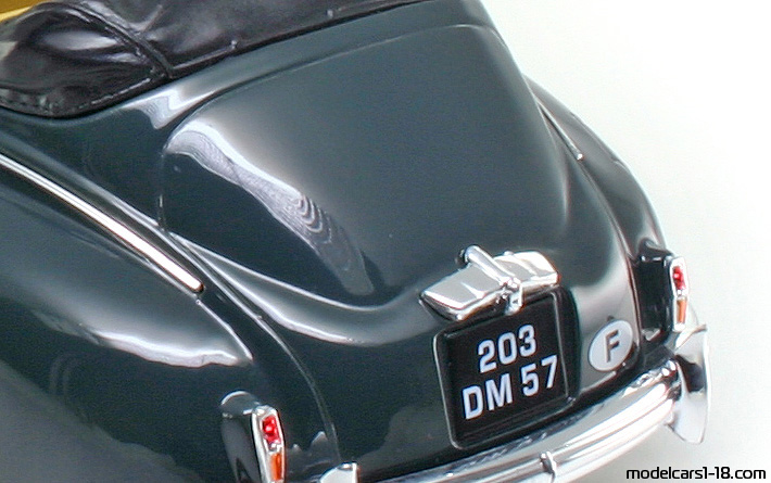 1954 - Peugeot 203 Decouverable Solido 1/18 (Зелёный) Багажник / Поднимающиеся фары