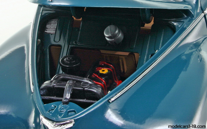 1954 - Peugeot 203 Solido 1/18 (Зелёный) Двигатель