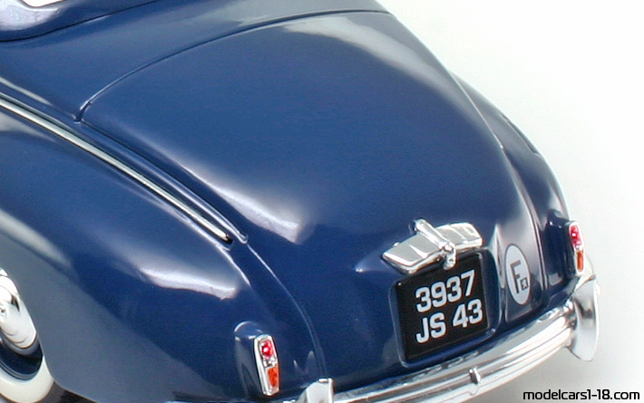 1954 - Peugeot 203 Solido 1/18 (Синий) Багажник / Поднимающиеся фары