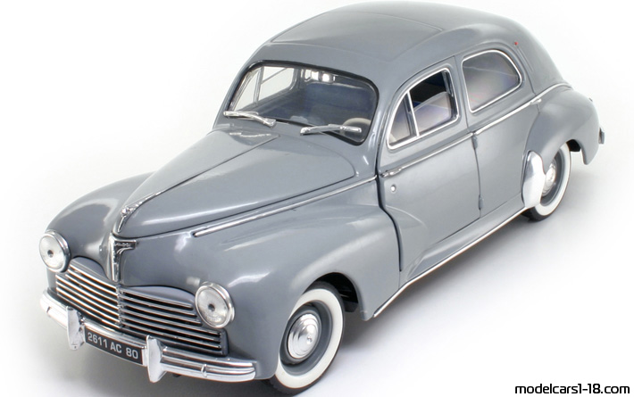 1954 - Peugeot 203 Solido 1/18 (Grey) Передняя левая сторона