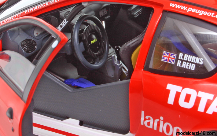 2003 - Peugeot 206 WRC Solido 1/18 (Kрасный / Белый) Интерьер панель приборов