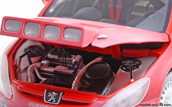 2004 - Peugeot 307 WRC Solido 1/18 (Kрасный / Белый) Двигатель