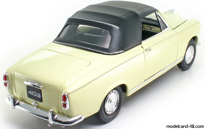 1957 - Peugeot 403 Welly 1/18 (Белый) Задняя правая сторона