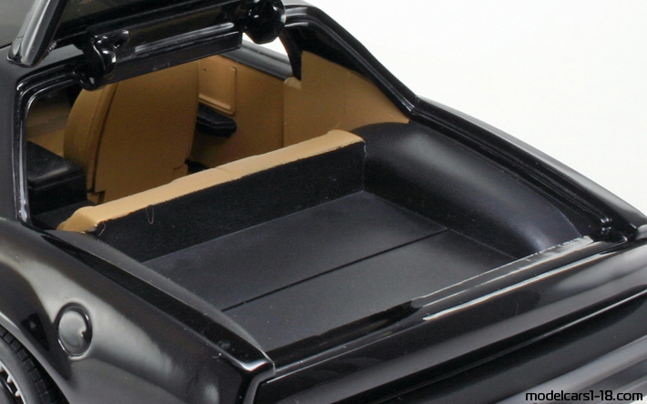 1982 - Pontiac Firebird Trans Am (Knight Rider) ERTL 1/18 (Чёрный) Багажник / Поднимающиеся фары