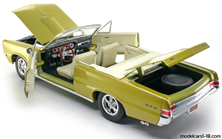 1965 - Pontiac GTO Maisto 1/18 (Жёлтый) Открывающиеся части
