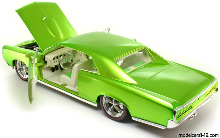 1966 - Pontiac GTO Hot Wheels 1/18 (Зелёный) Открывающиеся части