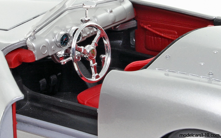 1948 - Porsche 356 Nr. 1 Maisto 1/18 (Серебристый) Интерьер панель приборов