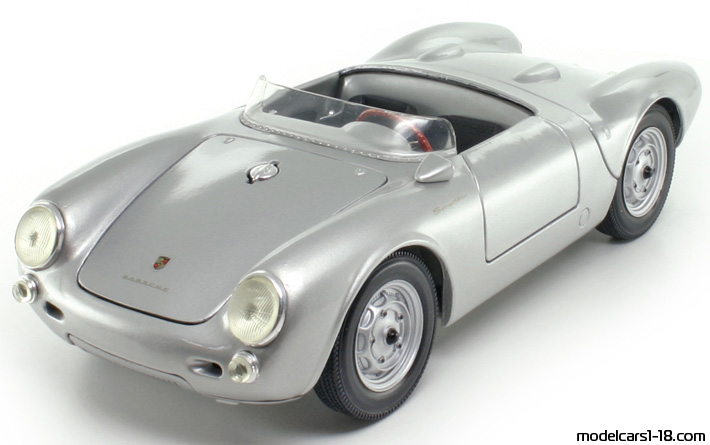 1955 - Porsche 550 A Spyder Maisto 1/18 (Серебристый) Передняя левая сторона