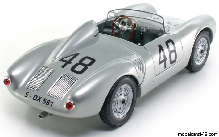 1958 - Porsche 550 A Spyder Maisto 1/18 (Серебристый) Задняя правая сторона