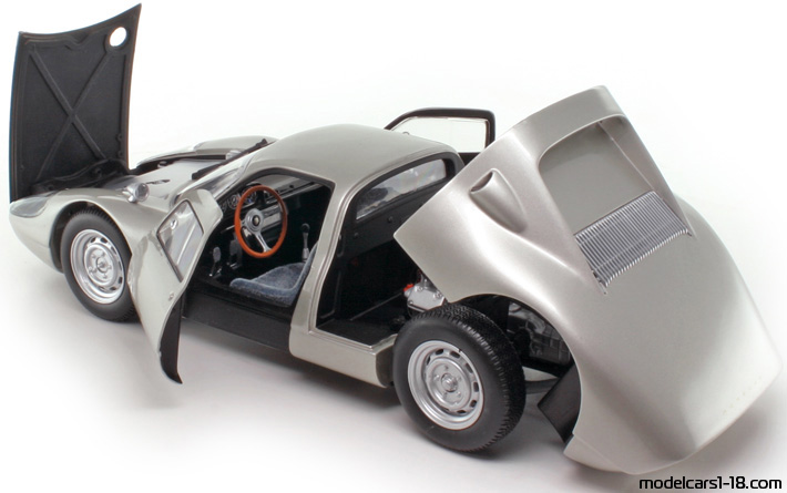 1964 - Porsche 904 Carrera GTS Minichamps 1/18 (Серебристый) Открывающиеся части