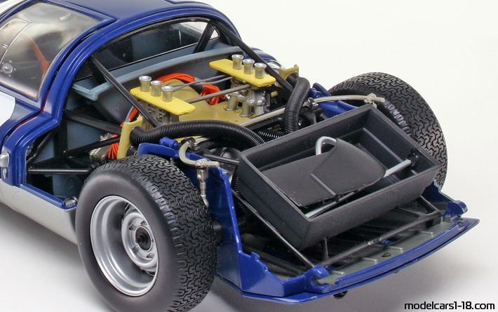 1966 - Porsche 906 Minichamps 1/18 (Синий / Серебристый) Двигатель