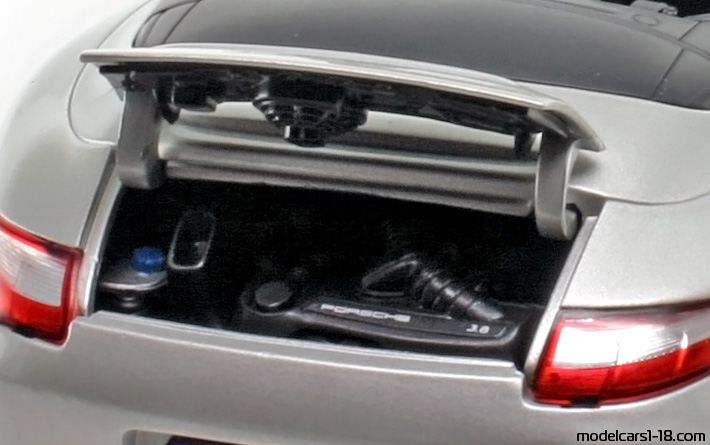 2006 - Porsche 911 Carrera 4S Cabriolet (997) Norev 1/18 (Серебристый) Двигатель