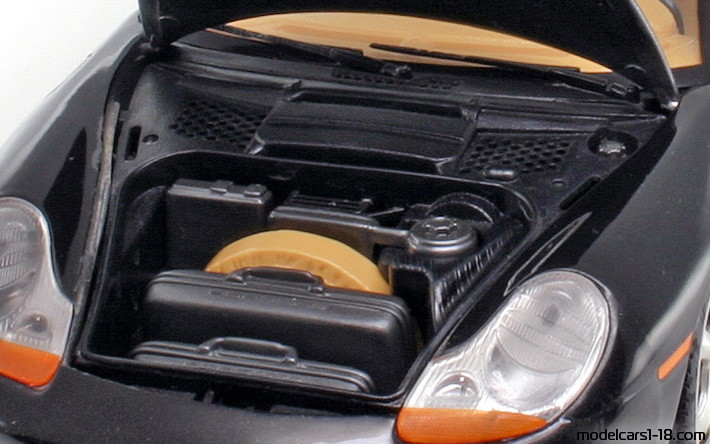 1997 - Porsche 911 Carrera (996) Bburago 1/18 (Чёрный) Багажник / Поднимающиеся фары