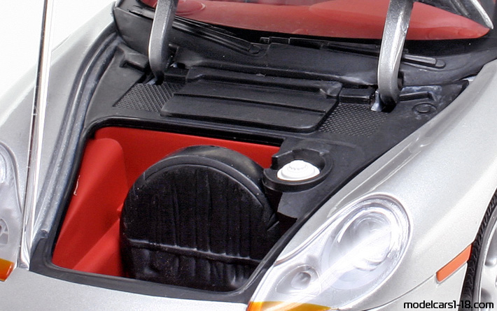 1997 - Porsche 911 Carrera (996) Gate 1/18 (Светло-серебристый) Багажник / Поднимающиеся фары