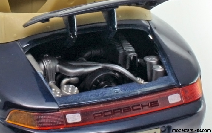 1994 - Porsche 911 Carrera Cabriolet (993) Maisto 1/18 (Синий) Двигатель