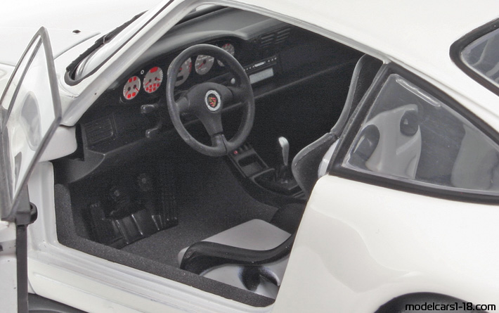 1995 - Porsche 911 Carrera RS (993) UT 1/18 (Белый) Интерьер панель приборов