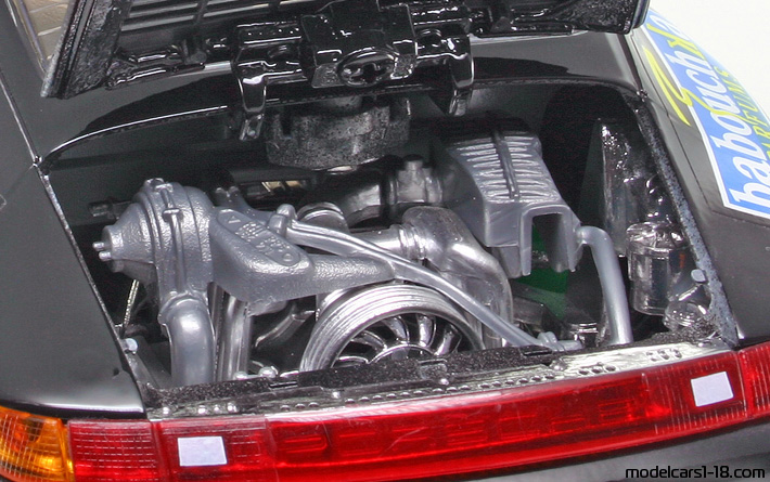 1994 - Porsche 911 Cup 3.8 (993) Bburago 1/18 (Чёрный) Двигатель
