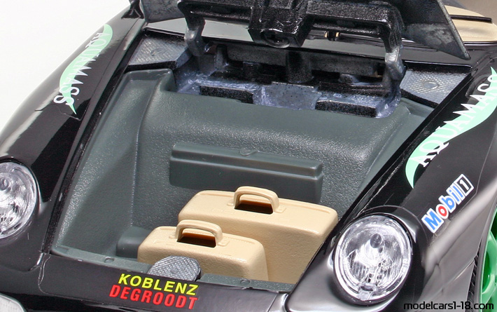 1994 - Porsche 911 Cup 3.8 (993) Bburago 1/18 (Чёрный) Багажник / Поднимающиеся фары