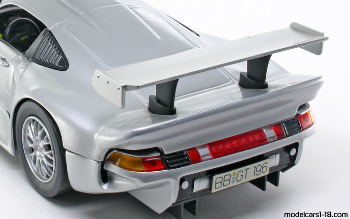 1996 - Porsche 911 GT1 Anson 1/18 (Серебристый) Двигатель