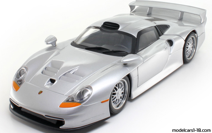 1997 - Porsche 911 GT1 UT 1/18 (Светло-серебристый) Передняя левая сторона
