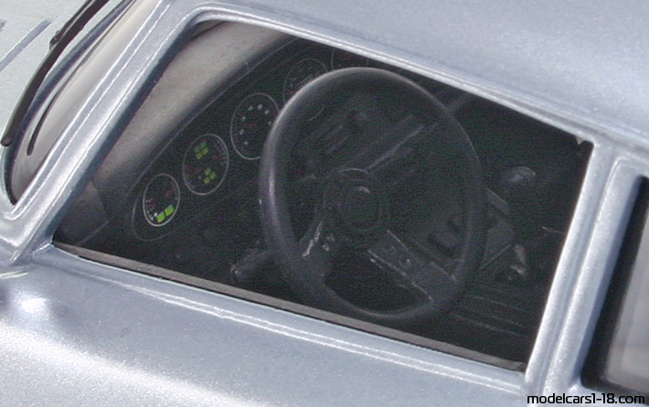 1995 - Porsche 911 GT2 (993) Anson 1/18 (Синий) Интерьер панель приборов