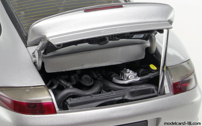 2000 - Porsche 911 Turbo (996) AutoArt 1/18 (Светло-серебристый) Двигатель
