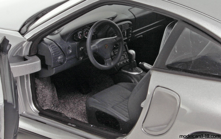 2000 - Porsche 911 Turbo (996) AutoArt 1/18 (Светло-серебристый) Интерьер панель приборов
