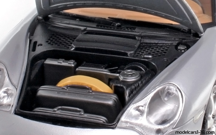 2000 - Porsche 911 Turbo (996) Bburago 1/18 (Серебристый) Багажник / Поднимающиеся фары