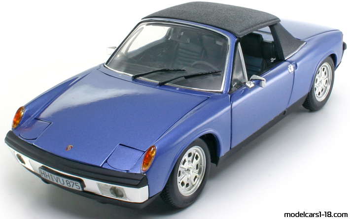 1969 - Porsche 914/4 Revell 1/18 (Синий) Передняя левая сторона