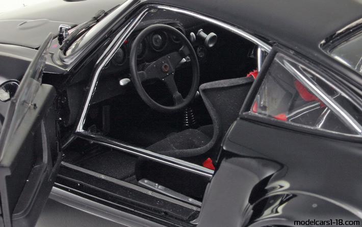 1976 - Porsche 934 RSR Exoto 1/18 (Чёрный) Интерьер панель приборов