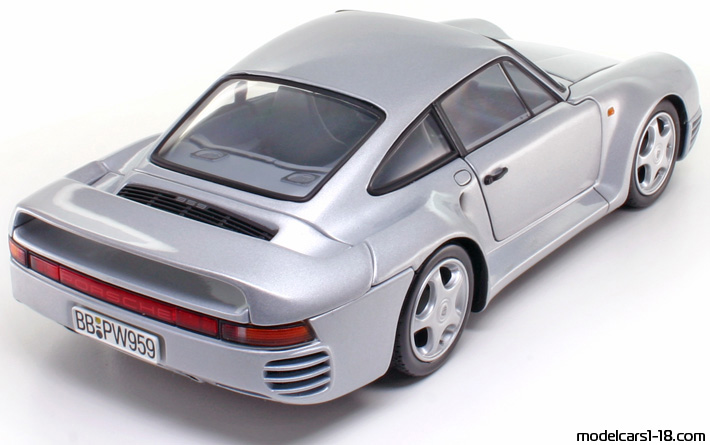 1986 - Porsche 959 Exoto 1/18 (Светло-серебристый) Задняя правая сторона