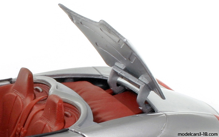 1993 - Porsche Boxster Concept Maisto 1/18 (Серебристый) Двигатель