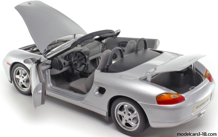 1999 - Porsche Boxster S (986) UT 1/18 (Серебристый) Открывающиеся части